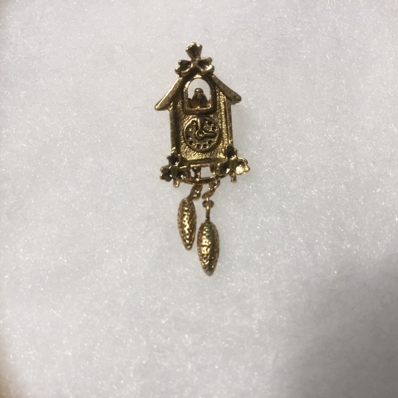 Avon Vintage 1981 Cuckoo Clock Gold Tone Lapel Pin/Tie Tack - Picture 8 of 9